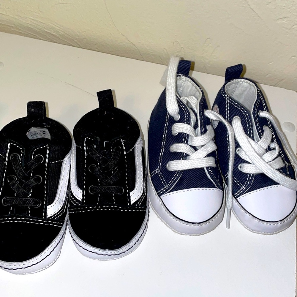 Size 3C infant old skool black vans & blue converse